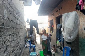Parcelle  vendre avec deux portes  Ndjili Q13