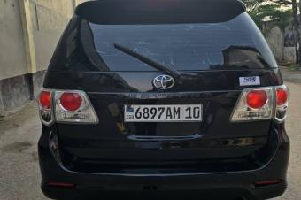 Fortuner  Anne 2014 Faible kilomtrage  Climatisation impeccable  Prix 16800 Nazuii