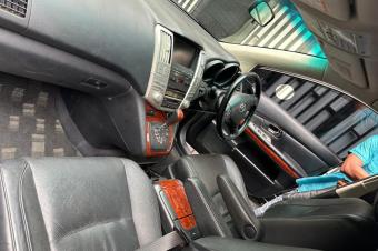 Toyota Harrier 14700 kilomtrage prix 8700 dollars lgrement discutable localisation gombe