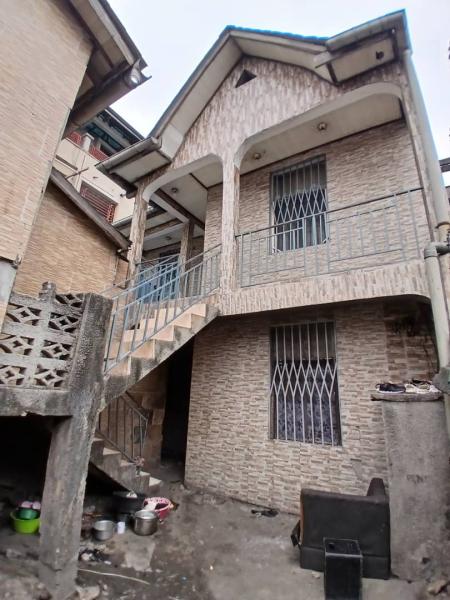 Parcelle  Matete R1 10 sur 25m 170.000