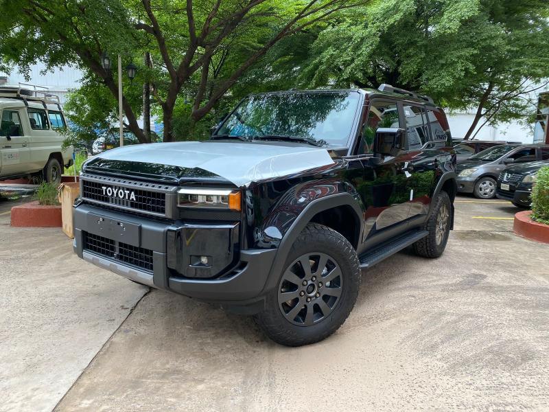 Arrivage Toyota Prado Adventure Brand New Couleur  NoireNoire Annee 2024 Automatique Steptronique Essence 4 cylindre 2.4 twin turbo Demarrage bouton C