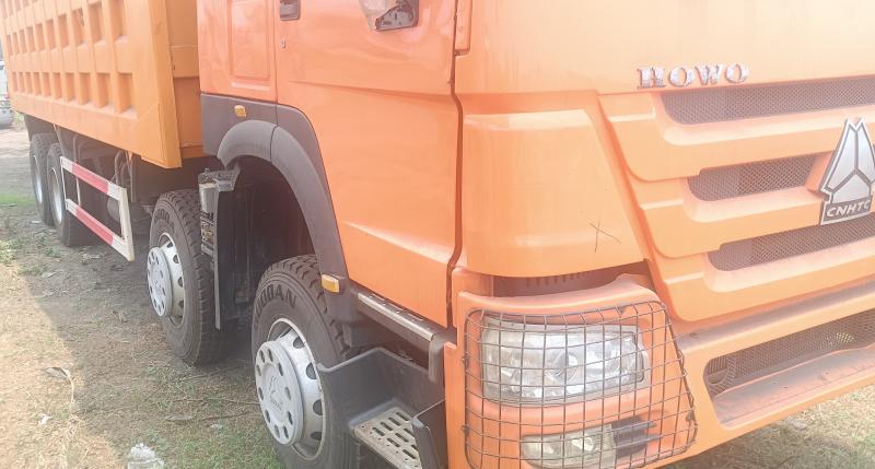 GS13CAR SARL met en vente ce Grand Vhicule SINO TRUCK HOWO Benne 40Tonnes sans plaque dimmatriculation. Localisation Lemba. Prix d dpart 72.000  discuter.  votre coute.