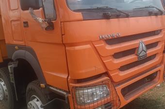 GS13CAR SARL met en vente ce Grand Vhicule SINO TRUCK HOWO Benne 40Tonnes sans plaque dimmatriculation. Localisation Lemba. Prix d dpart 72.000  discuter.  votre coute.