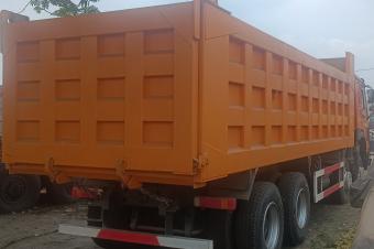 GS13CAR SARL met en vente ce Grand Vhicule SINO TRUCK HOWO Benne 40Tonnes sans plaque dimmatriculation. Localisation Lemba. Prix d dpart 72.000  discuter.  votre coute.