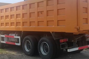 GS13CAR SARL met en vente ce Grand Vhicule SINO TRUCK HOWO Benne 40Tonnes sans plaque dimmatriculation. Localisation Lemba. Prix d dpart 72.000  discuter.  votre coute.