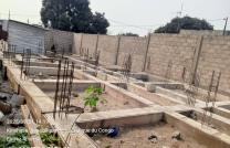 Terrain à vendre avec fondation – Terre Jaune, N’sele   mediacongo