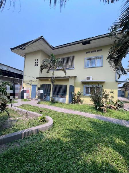 Villa  Limete 25 sur 45m 1.000.000