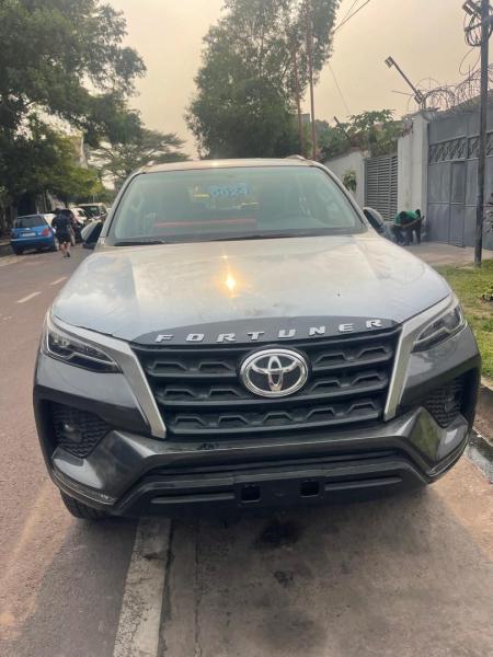 Toyota Fortuner 2025 Authentique 