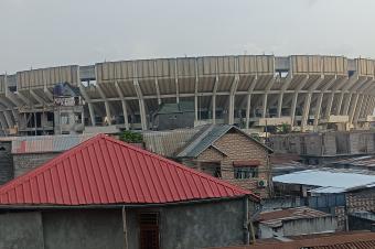 GS13IMMO SARL met  votre disposition la vente d cette grande parcelle type locataire. CKinshasa. Rf Derrire le Stade de Martyr. Dimension 2229M. Prix 600.000  discuter