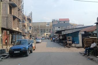GS13IMMO SARL met  votre disposition la vente d cette grande parcelle type locataire. CKinshasa. Rf Derrire le Stade de Martyr. Dimension 2229M. Prix 600.000  discuter