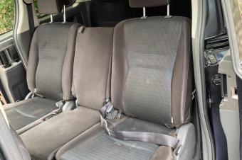  TOYOTA VOXY NOUVEAU   SANS PLAQUE PLAQUE BV EN COUR AUTOMATIQUE  4CYLINDRES  ESSENCE  CLIMATIS  MOTEUR ET BOTE IMPECCABLE  LE VHICULE EST ENCORE NEUF  PRIX 8.400 AZ