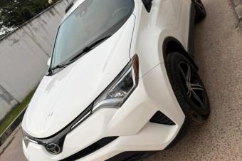 TOYOTA NEW RAV4 A VENDRE A KINSHASA 