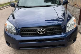 TOYOTA NEW RAV4 A VENDRE A KINSHASA 