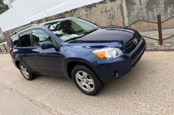TOYOTA NEW RAV4 A VENDRE A KINSHASA 