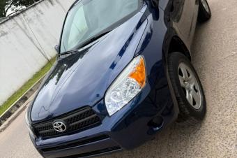 TOYOTA NEW RAV4 A VENDRE A KINSHASA 