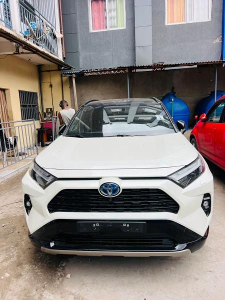 New Rav 4 hybride 2022 Sans plaque  Hybride  Volant gauche  Prix 27000 azui  Localisation kasa vubu