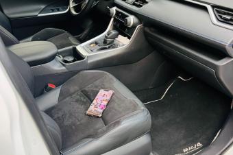 New Rav 4 hybride 2022 Sans plaque  Hybride  Volant gauche  Prix 27000 azui  Localisation kasa vubu