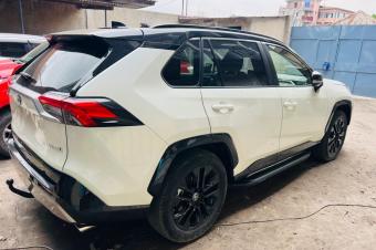 New Rav 4 hybride 2022 Sans plaque  Hybride  Volant gauche  Prix 27000 azui  Localisation kasa vubu