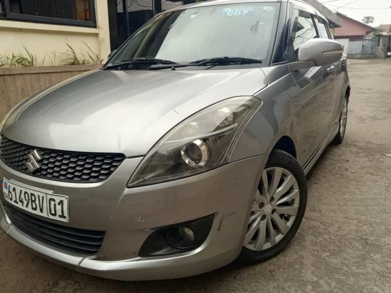 Suzuki Swift new  Couleur dorigine  Climatise  Essence   4 cylindres  Prix 5500  discuter