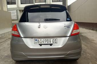 Suzuki Swift new  Couleur dorigine  Climatise  Essence   4 cylindres  Prix 5500  discuter