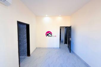 Location dun magnifique appart au rezdechausse avec entre privative des 3 CHS 4 salles deau etc. Ngaliema Chanic rf Rsidence de 1er Ministre et cole LOUPIOTS.