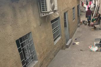  Vente Parcelle avec Maison Basse  Barumbu Quartier Funa Non loin du macadam 