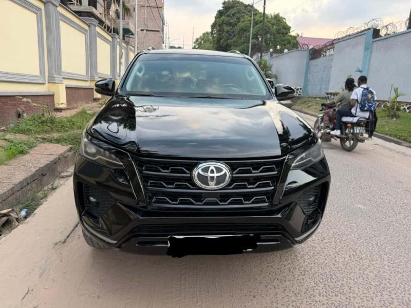 Toyota fortuner 2022 Authentique 