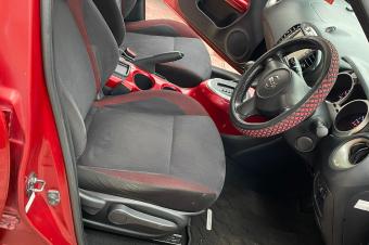  NISSAN JUKE  PLAQUE ACTUELLE  COULEUR DORIGINE PARTOUT AUTOMATIQUE  ESSENCE  4CYLINDRES  FAIBLE KILOMTRAGE  TABLEAU DE BORD SANS SIGNE  CLIMATIS   JANTES CHROMES  MOTEUR