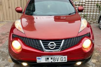  NISSAN JUKE  PLAQUE ACTUELLE  COULEUR DORIGINE PARTOUT AUTOMATIQUE  ESSENCE  4CYLINDRES  FAIBLE KILOMTRAGE  TABLEAU DE BORD SANS SIGNE  CLIMATIS   JANTES CHROMES  MOTEUR