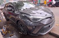 Toyota  Chr hybride  2021 Sans plaque  Couleur d’origine  Climatisé  Automatique  Essence ⛽️  Caméra reculer 360° Chaises en cuir  Prix :14000$ comme dernièr Prix  Pour plus d'info mediacongo