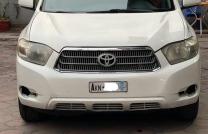 Toyota  higlander Sans plaque  Couleur d’origine  Automatique  Essence ⛽️  Full option  4cylyndre Faible kilomètres  J'ai te chromé  Prix ;12500$ à discuter légèrement  Pour plus d mediacongo