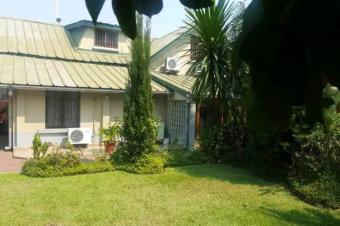 Villa  louer  Gombe 7000 dollars avec piscine jardin 5 ch 4 salles de bains visite sur rdv