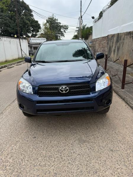 TOYOTA NEW RAV4 A VENDRE A KINSHASA 