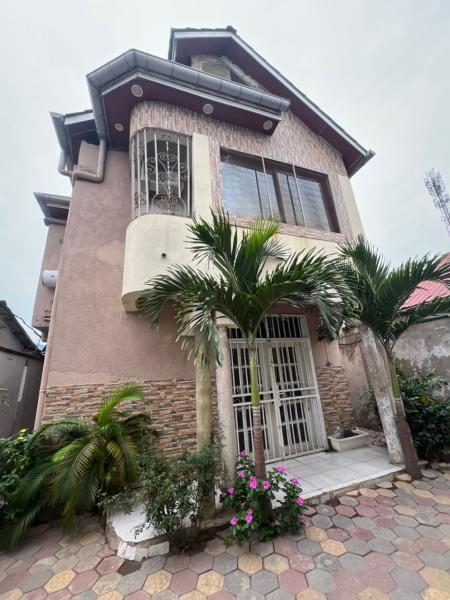   Quand loccasion frappe  la porte seuls les visionnaires savent la saisir.     VENTE URGENTE DUNE NOUVELLE CONSTRUCTION MODERNE  NGALIEMA  MAZAL ROUTE CPA   