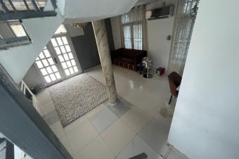   Quand loccasion frappe  la porte seuls les visionnaires savent la saisir.     VENTE URGENTE DUNE NOUVELLE CONSTRUCTION MODERNE  NGALIEMA  MAZAL ROUTE CPA   