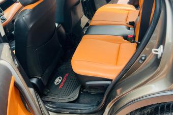  TOYOTA NEW RAV4 2015  COULEUR DORIGINE  AUTOMATIQUE  4CYLINDRES  ESSENCE  KILOMTRAGE  32.106 km AVEC TRACTION 4x4  FULL OPTIONS INTRIEUR CUIR TRS PROPRE  CAMERA DE RECULE