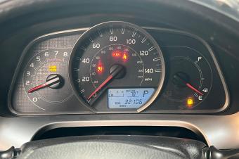  TOYOTA NEW RAV4 2015  COULEUR DORIGINE  AUTOMATIQUE  4CYLINDRES  ESSENCE  KILOMTRAGE  32.106 km AVEC TRACTION 4x4  FULL OPTIONS INTRIEUR CUIR TRS PROPRE  CAMERA DE RECULE