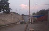 Terrain clôturé portail avec hangar à vendre à Camp PM – N’sele   mediacongo