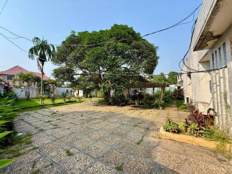 Villa  Limete rsidentiel 40 sur 50m 1.800.000