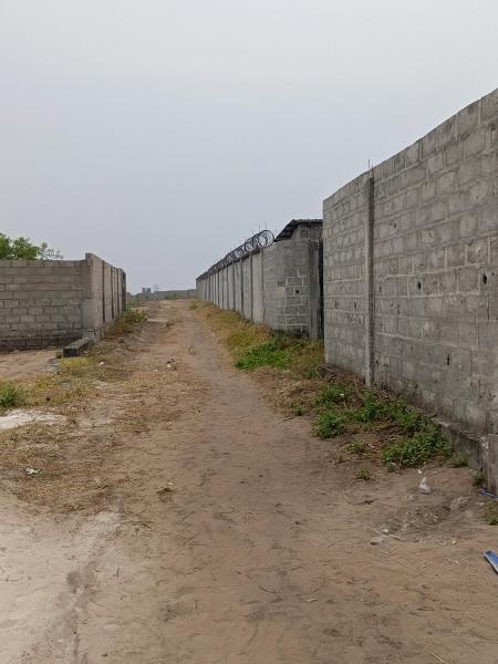 Deux terrains cadastrs  vendre  Quartier Kimpoko Nsele 