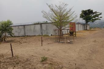 Deux terrains cadastrs  vendre  Quartier Kimpoko Nsele 