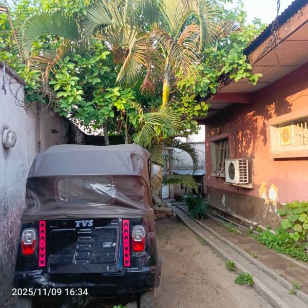 Parcelle  Limete 12 sur 25m 130.000  ngocier