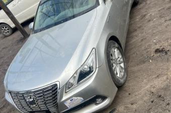 CROWN HYBRIDE  SANS PLAQUE  ANNE 2018 COULEUR DORIGINE  CLIM IMPECCABLE  BOTE AUTOMATIQUE  FULLS OPTIONS  JANTES CHROME  PRIX  15.500  DISCUTER LGREMENT  LOCALISATION APPEL 