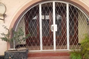 MAGNIFIQUE VILLA A VENDRE A LUBUMBASHI AU CENTRE VILLE 
