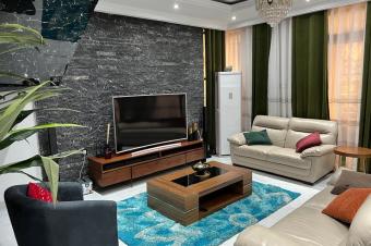 Duplex  vendre  limete 12msur20 contenant 4 ch 4sdb 2 salon 500000 dollars  discuter 