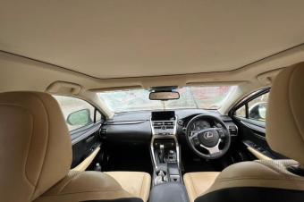 Lexus nx300h 