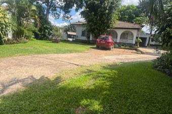 Villa de 40m60  vendre  ma campagne 1700000 dollars  discuter possibilit de morceller les dtails en bas