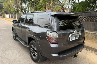 TOYOTA 4 RUNNER FULL OPTION 