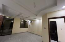 ? « Là où les fondations sont solides, le confort trouve toujours sa demeure. »  APPARTEMENTS NEUFS À LOUER – ROUTE PRINCIPALE FLAMBEAU (Réf : Fouani Congo)  Empire Suprême Busine mediacongo