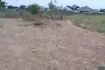 GS13IMMO SARL met  votre disposition la vente de cette trs grande parcelle Av Mulundu CBasoko. Bandundu. Bel emplacement. Dimension 5060M Prix 330.000  discuter.  vous